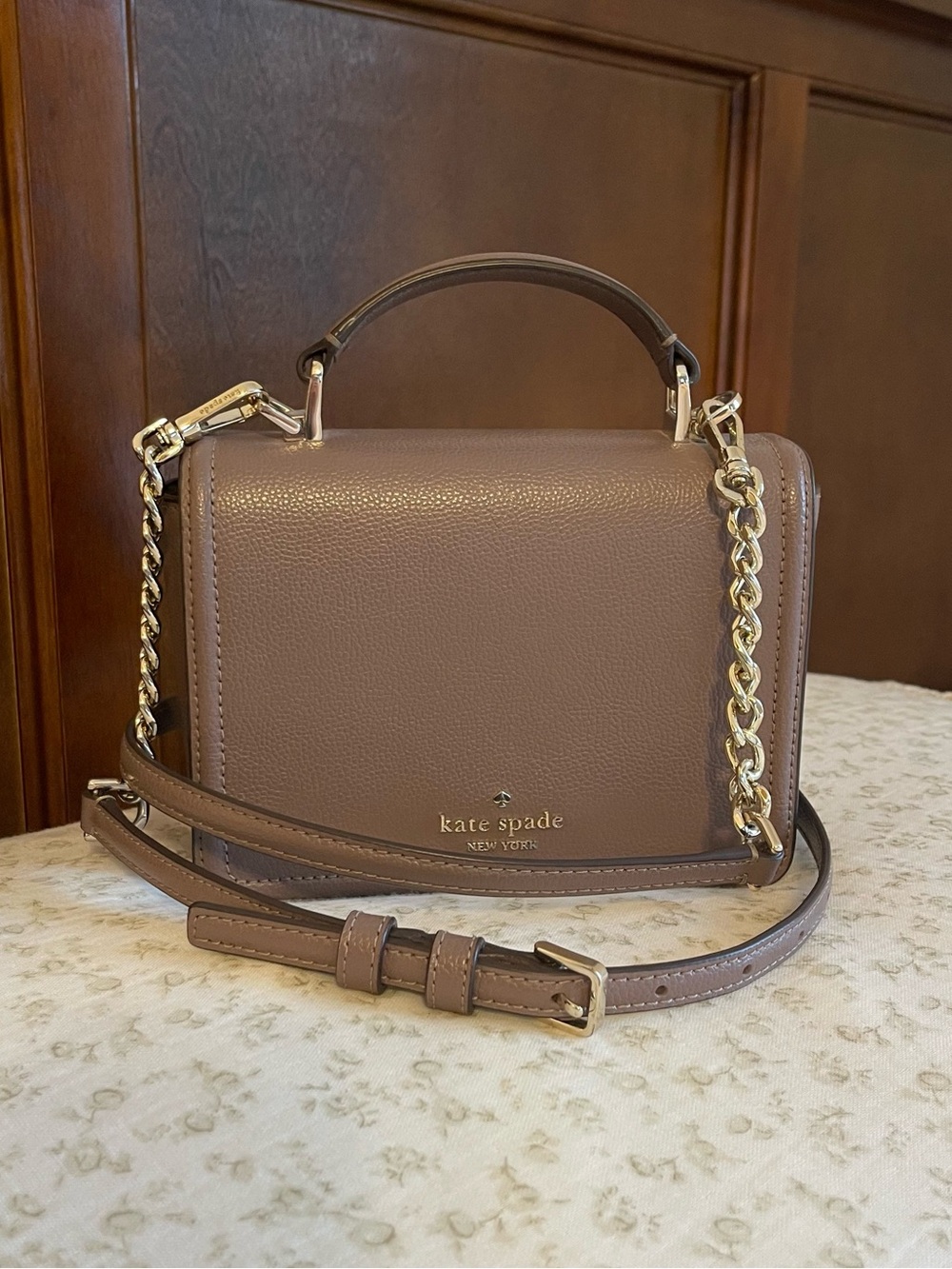 Beautiful Kate Spade Small Crossbody in a Light Purple Taupe